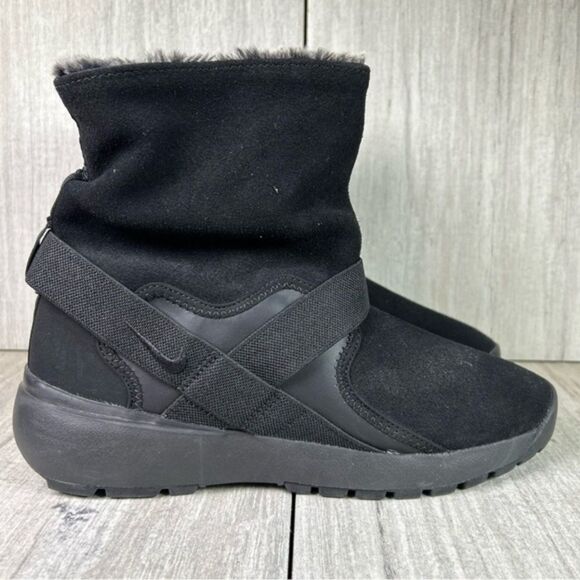 Nike Shoes - Nike Golkana Black Faux Fur Lined Warm Winter Slip On Boot Shoe Women’s Size 8